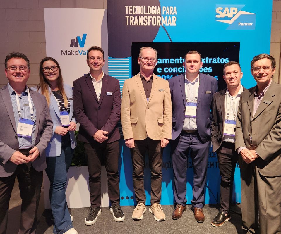 Equipe da MakeValue no SAP NOW AI Tour Brazil 2025 em São Paulo, evento de inovação, conectividade bancária por APIs e transformação digital com SAP.
